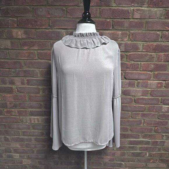 Banana Republic Tops - Banana Republic Women’s Ruffle Nexke Bell Sleeve Blouse Sz Medium NEW
